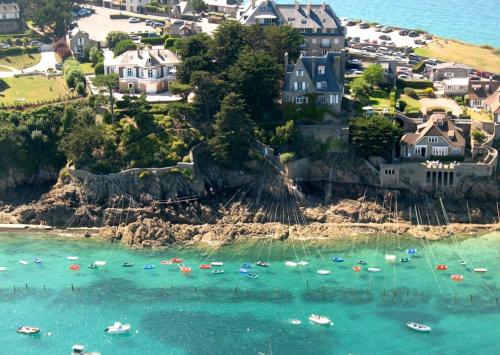 Cosy Solidor Beach View