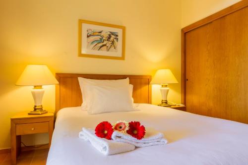 Hotel Mirachoro Praia The 4-star Hotel Mirachoro Praia offers comfort and convenience whether youre on business or holiday in Carvoeiro. The hotel offers guests a range of services and amenities designed to provide comfor