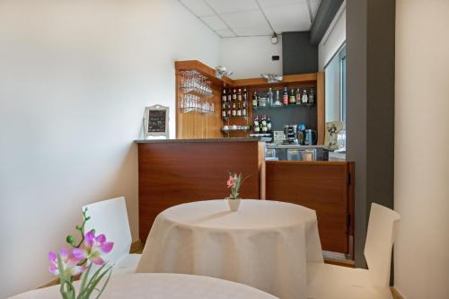 Hotel Medea - Adults Only - image 8