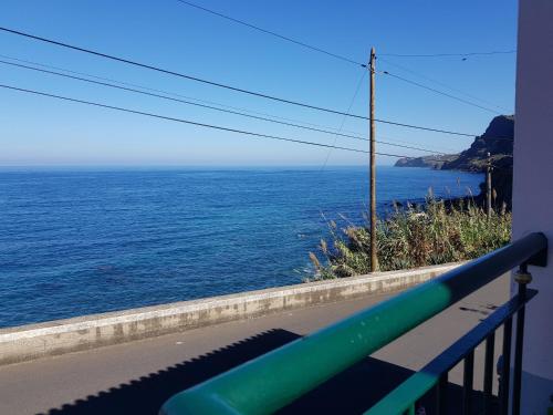  Sea house, Ferienwohnung in São Vicente
