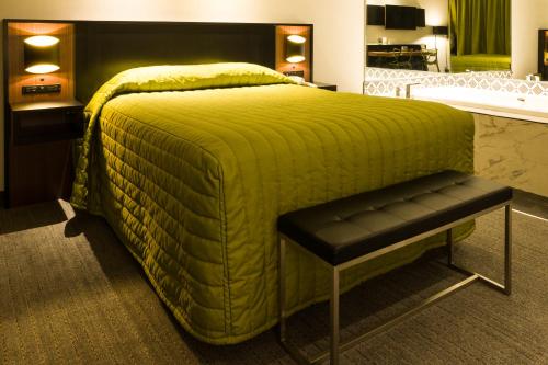 Le Chabrol Hotel & Suites