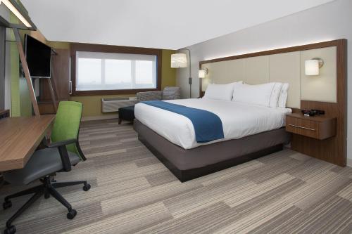 Holiday Inn Express & Suites El Paso East-Loop 375, an IHG Hotel