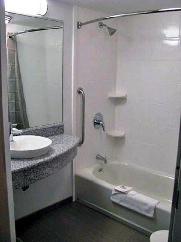 Deluxe Quadruple Room - Non-Smoking