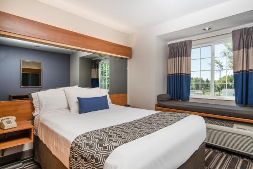 Microtel Inn & Suites by Wyndham Springfield in Springfield, USA
