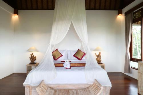 Uma Sari Petulu Bali Villa Price Address Reviews - 