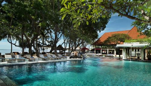 Swimming pool, Puri Santrian Beach Resort & Spa in Sanur
