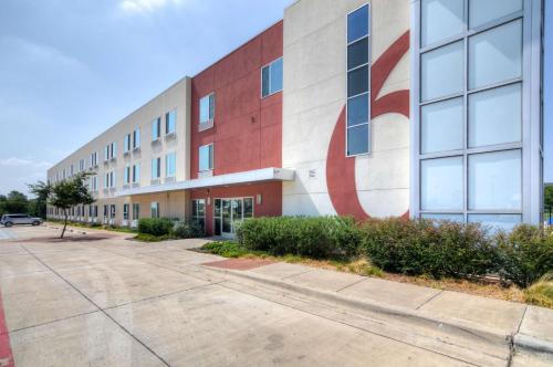 Motel 6-Roanoke, TX - Northlake - Speedway