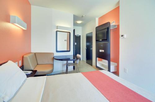 Motel 6-Roanoke, TX - Northlake - Speedway in Roanoke, USA