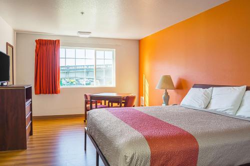 Motel 6-Newport, OR Motel 6 Newport is a popular choice amongst travelers in Newport (OR), whether exploring or just passing through. The hotel offers a high standard of service and amenities to suit the individual needs