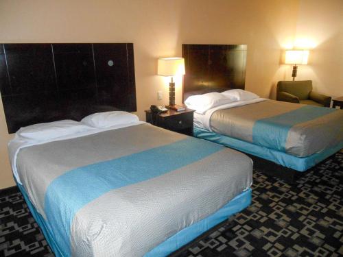2 queen beds