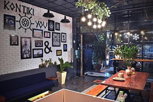 Shared lounge/TV area