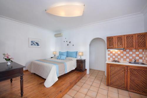 Meltemi Luxury Suites - image 5