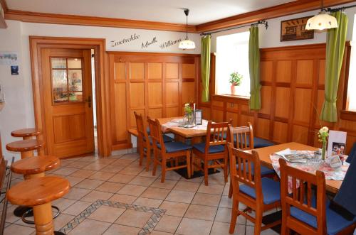 酒吧/高級酒吧, Hotel-Restaurant Kirchenwirt Aigen in 艾根（恩斯塔爾）
