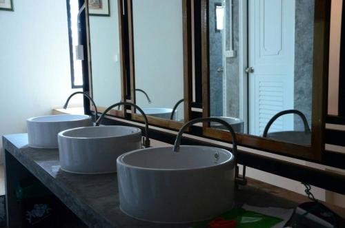 Bathroom, Best Stay Hostel in Koh Lanta