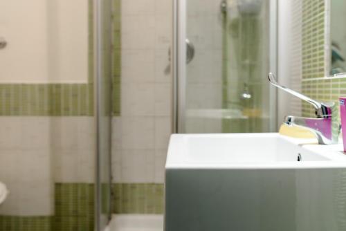 Hostel of the Sun - image 10