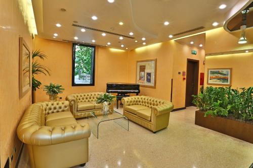 Central Park Hotel Modena - image 14