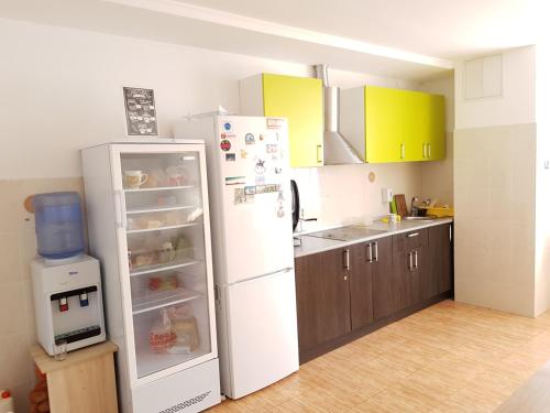 Küche, Hostel Nomad 4x4 in Nur-Sultan