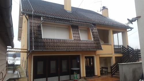 Viesnīcas āriene, Sobe Mrak in Ždralovi