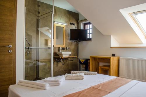ห้องน้ำ, Hotel Prizreni in พริซเซ่น