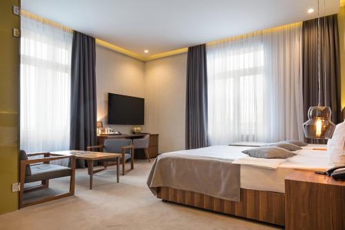 Five Points Square - City Center - Accommodation - Belgrade