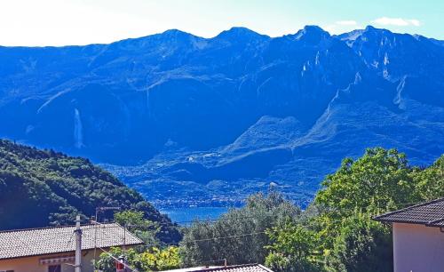 Casa Barbara Balcony Lake view by Gardadomusmea