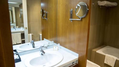 Gran Hotel Albacete Gran Hotel Albacete is perfectly located for both business and leisure guests in Albacete. The hotel offers a wide range of amenities and perks to ensure you have a great time. Service-minded staff wi