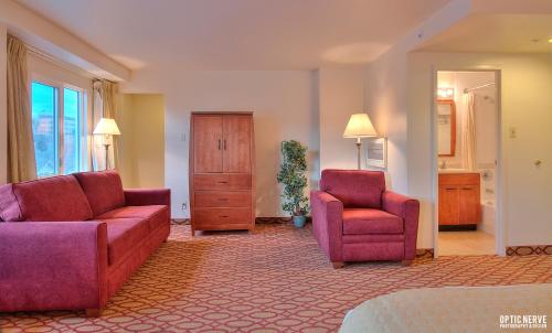 Anchorage Grand Hotel - image 3