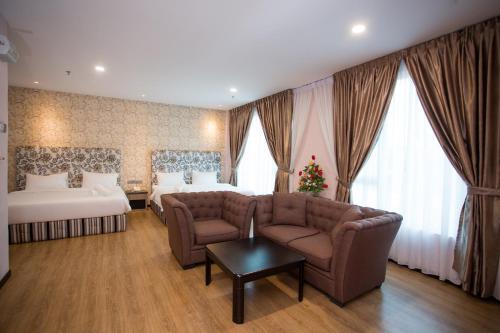 room detail thumbnail 1