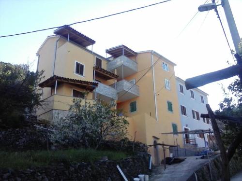  Apartment Valun 8086b, Pension in Valun bei Orlec