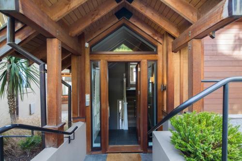 Queenstown Heights by MajorDomo photo 3