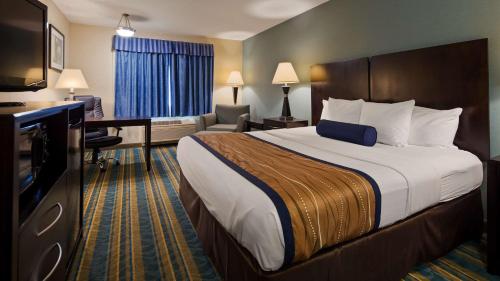 Best Western Plus Berkshire Hills Inn & Suites