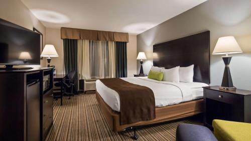 King Room with Bath Tub- Disability Access/Non-Smoking