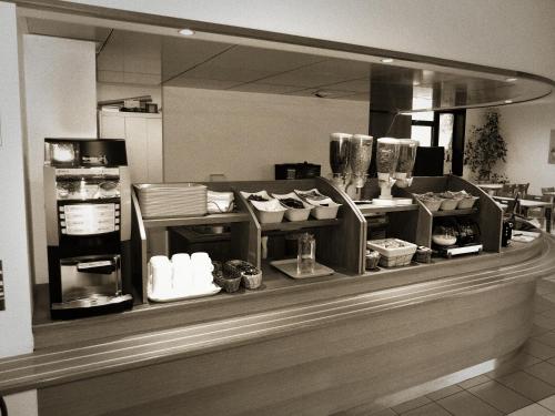 Kyriad Direct Montauban Centre - 식음료(F&B)