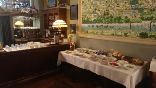 Essen und Erfrischungen, Hotel Alef near Museum von Galizien