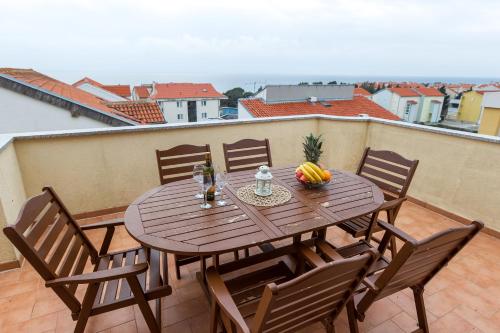 Balcony/terrace, Maru Apartments in Novalja