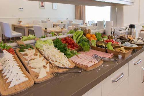 Goldhan Hotel - image 2