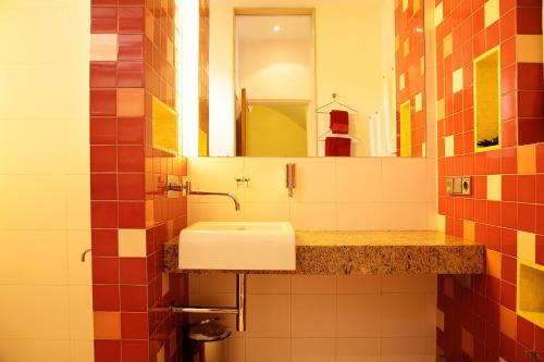 Coral Apartment Suite image 3