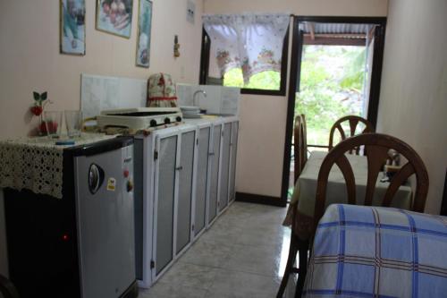 One-Bedroom Apartment image 7