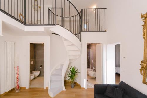 Grande, moderno appartamento in edificio storico, Boloňa (fotografie 10)