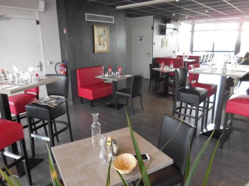 Fasthotel Montmarault - main image