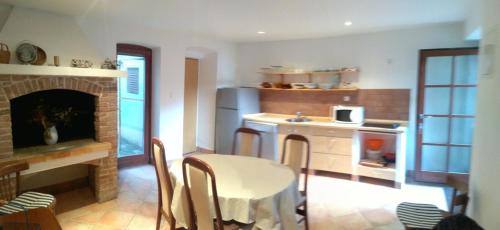  Apartman Mate in Preko