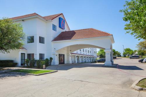 Motel 6-Bedford, TX - Fort Worth