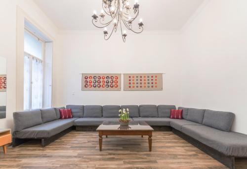 Apartment image 9