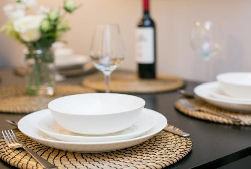 Malone Place Apartment - image 12