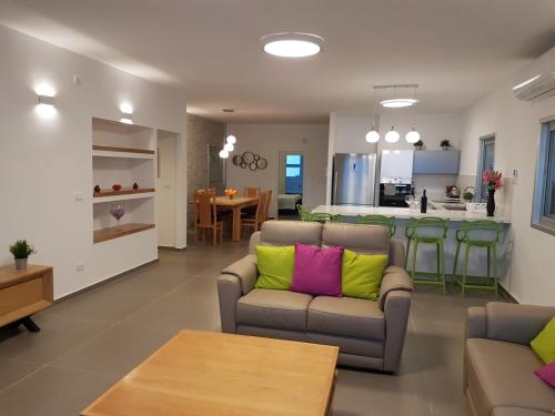 Shared lounge/TV area, Nitza Boutique Apartment Kosher in Netanya