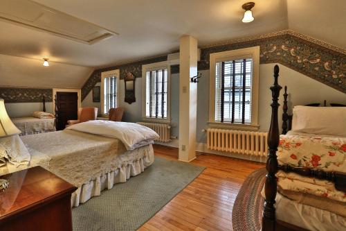 Stone Chalet Bed & Breakfast Inn