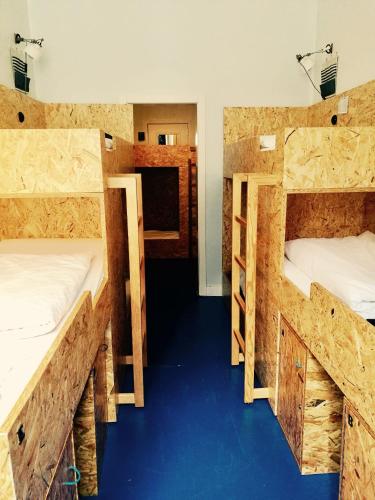 Goodnight Hostel – Lisbon, NY