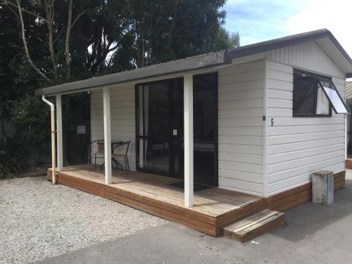 Cottage with Shared Bathroom