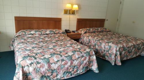 Oakridge Motel - main image