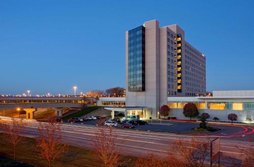 Hyatt Regency Pittsburgh International Airport in Clinton, USA